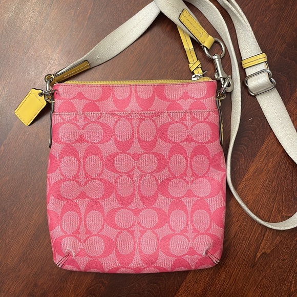 VINTAGE COACH CROSSBODY BAG - Picture 2 of 3